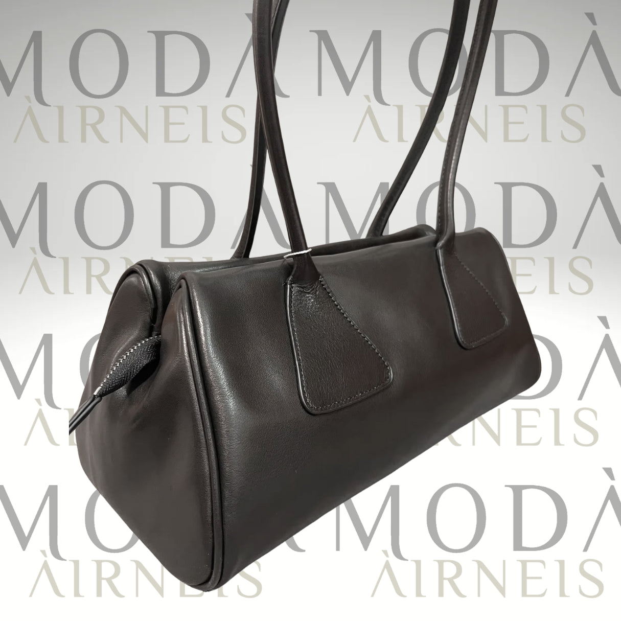 'PRISMA' prismic geometry suede or cowhide leather high grade underarm / shoulder handbag. stylish compact beautifully made. 32cm x 17cm x 15cm - Moda-Airneis