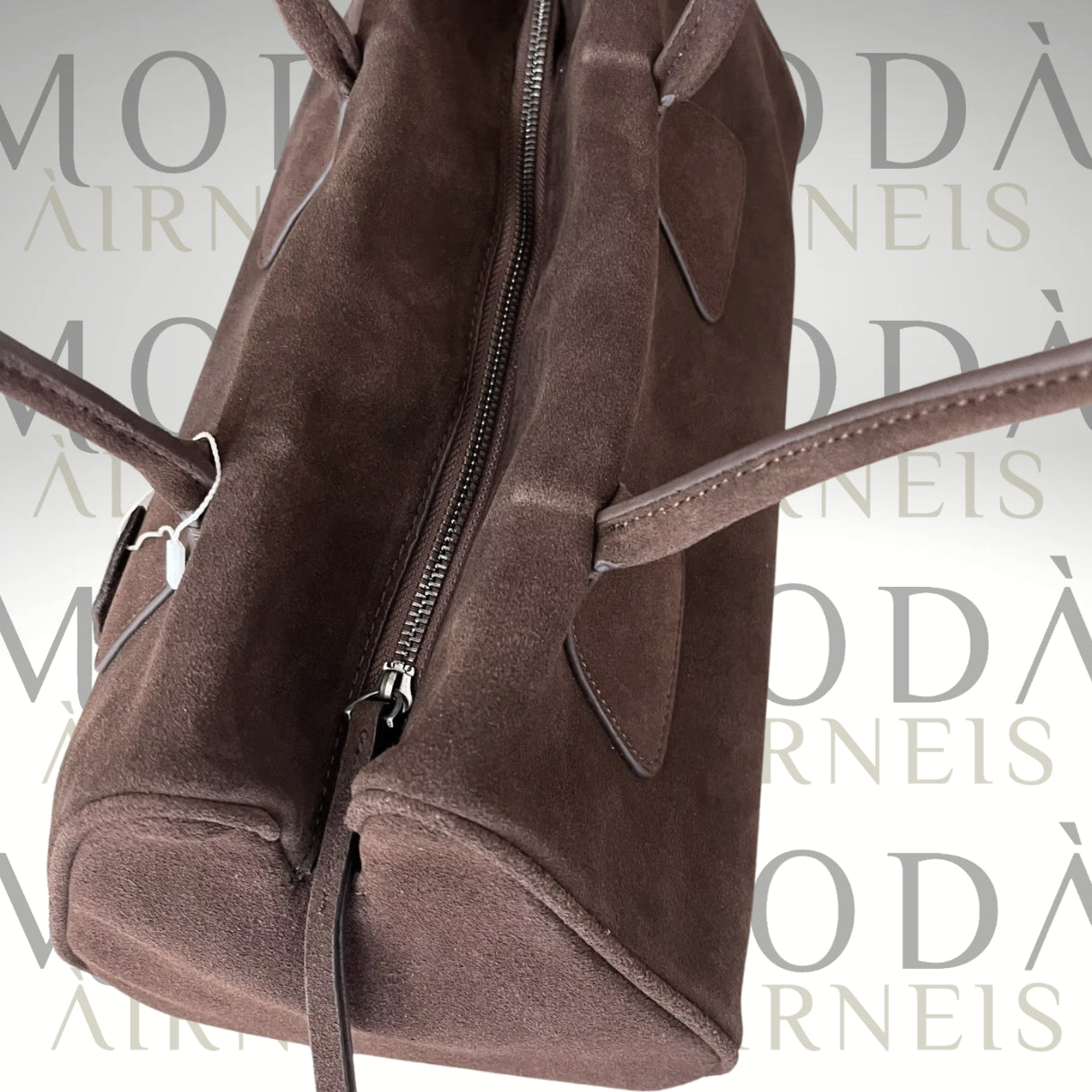 'PRISMA' prismic geometry suede or cowhide leather high grade underarm / shoulder handbag. stylish compact beautifully made. 32cm x 17cm x 15cm - Moda-Airneis