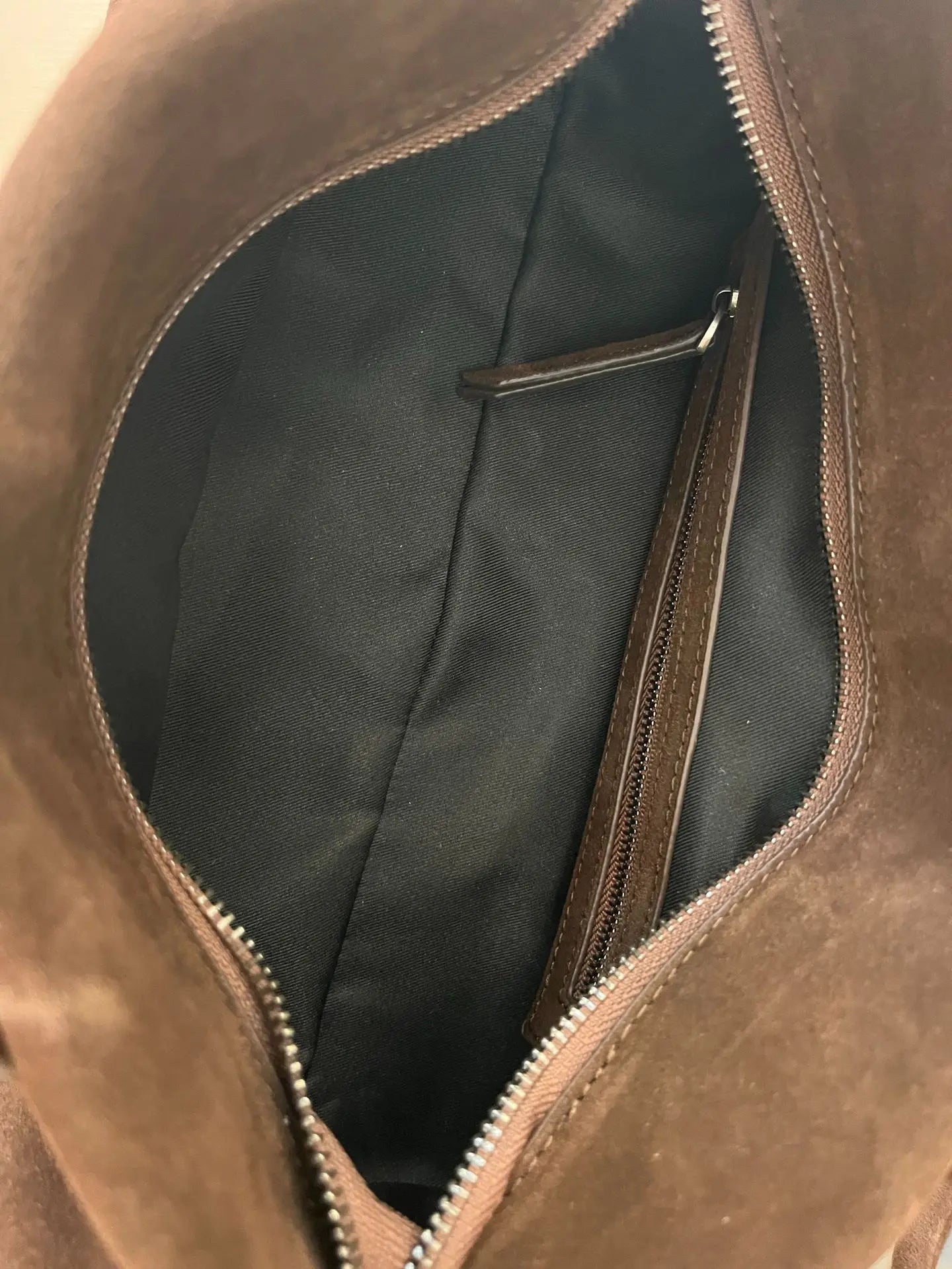 'PRISMA' prismic geometry suede or cowhide leather high grade underarm / shoulder handbag. stylish compact beautifully made. 32cm x 17cm x 15cm - Moda-Airneis