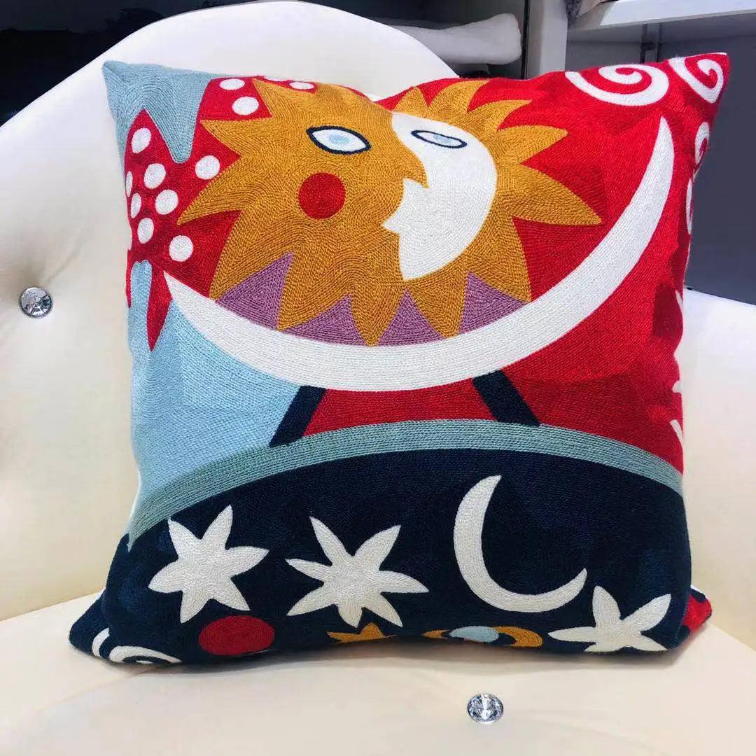 High Quality Picasso Abstract Embroidered Canvas Cushion Covers Premium Soft Funda De Cojin Pop Art Cushions to 'pop' your home.18" x18" 45cm x 45cm
20 + patterns so be sure to look. - Moda-Airneis