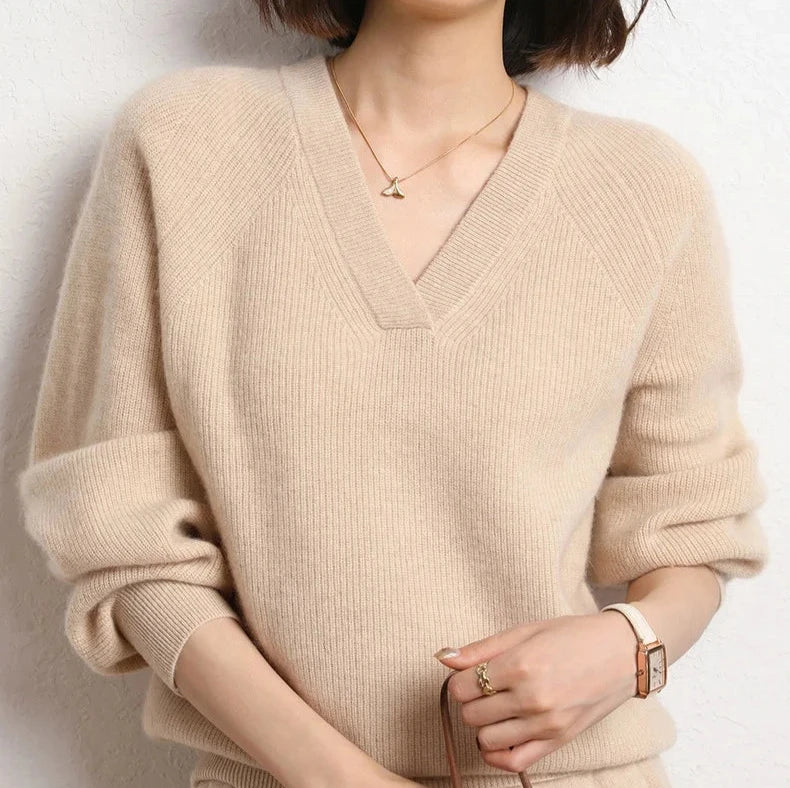 V-Neck 100% super soft and Luxurious Cashmere Pullover / jumper / sweater / top