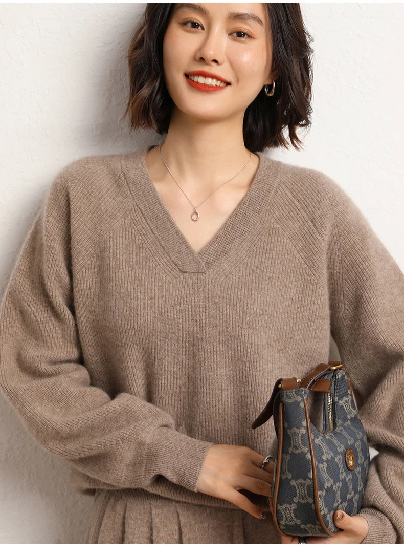 V-Neck 100% super soft and Luxurious Cashmere Pullover / jumper / sweater / top