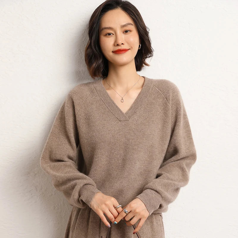 V-Neck 100% super soft and Luxurious Cashmere Pullover / jumper / sweater / top