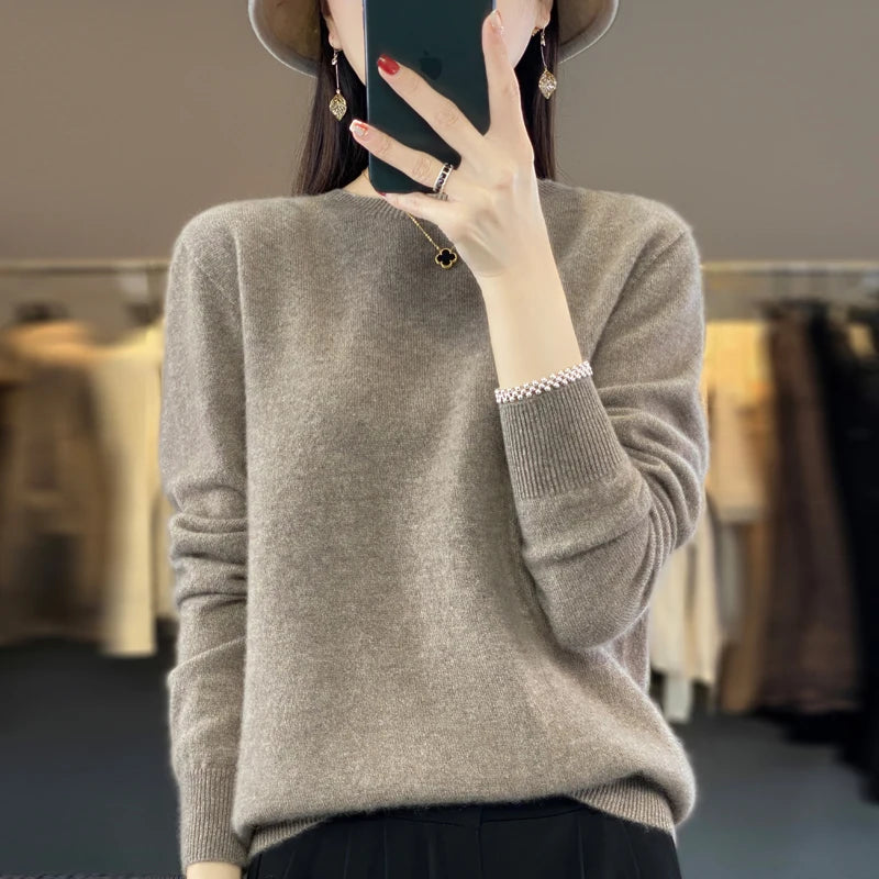 100% Merino wool for luxury soft feel round neck sweater / jumper / pullover