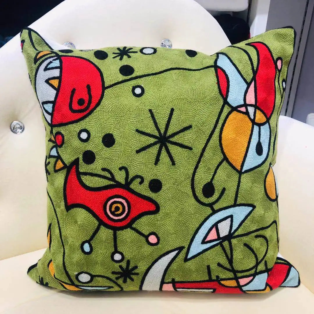 High Quality Picasso Abstract Embroidered Canvas Cushion Covers Premium Soft Funda De Cojin Pop Art Cushions to 'pop' your home.18" x18"  45cm x 45cm 

20 + patterns so be sure to look.