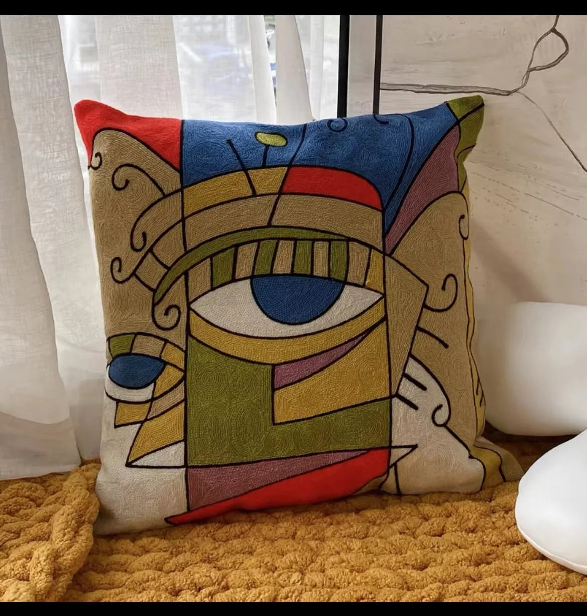 High Quality Picasso Abstract Embroidered Canvas Cushion Covers Premium Soft Funda De Cojin Pop Art Cushions to 'pop' your home.18" x18"  45cm x 45cm 

20 + patterns so be sure to look.